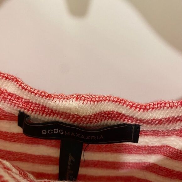 BCBGMaxazria Women's Cold Shoulder Long Sleeve Sweater. Red/White. Medium. Cute. - Picture 5 of 9